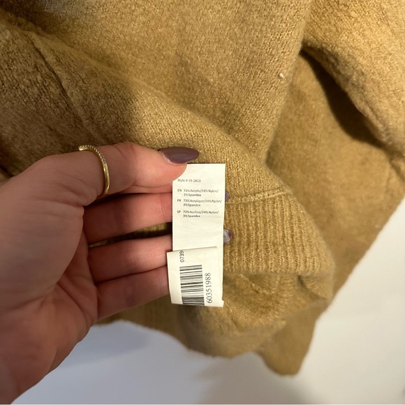 Urban Heritage Cardigan - Picture 3 of 6